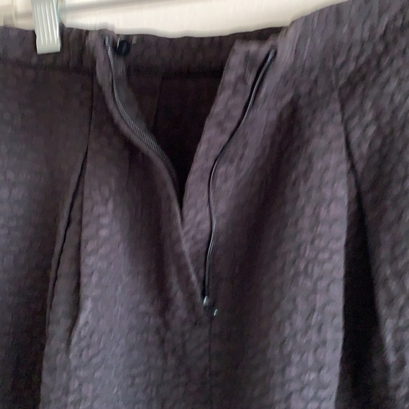 H&M black textured A line pleated skirt - size 6 - Picture 5 of 7